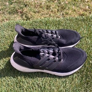 Women’s Adidas Ultraboost 21 Primeblue Running shoes sz 8.5